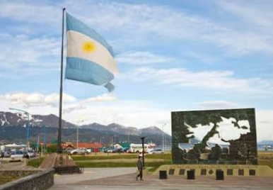 Malvina vuelve al centro de la agenda