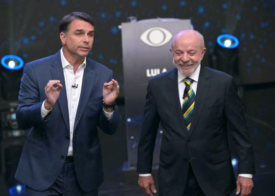 Brasil vota en una elección abierta: Lula busca la remontada y Flávio Bolsonaro apuesta al cambio