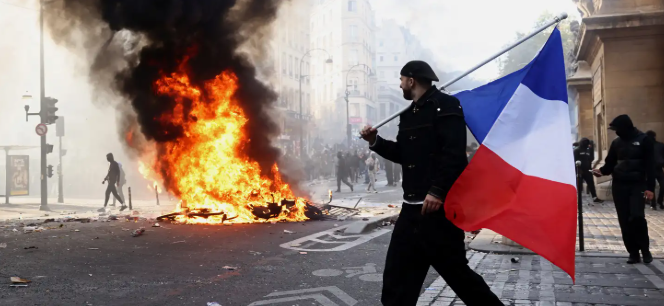 Europa bajó la intensidad de los disturbios, pero el conflicto social sigue abierto
