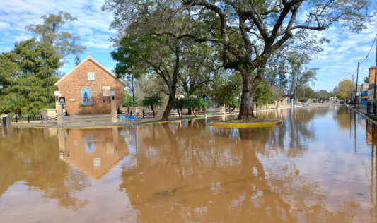El río Uruguay sigue creciendo en Concordia y las lluvias aguas arriba mantienen la preocupación